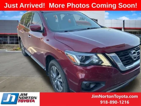 Red 2020 Nissan Pathfinder SV for sale in Tulsa, OK