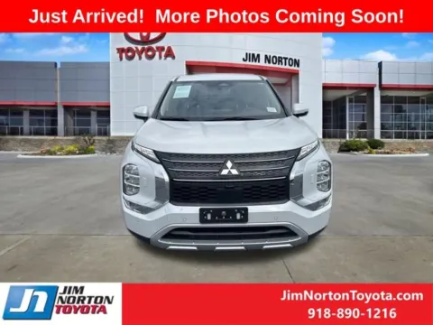 Photos of 2024 Mitsubishi Outlander SE for sale in Tulsa, OK at Jim Norton Toyota