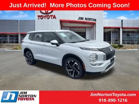 White 2024 Mitsubishi Outlander SE for sale in Tulsa, OK