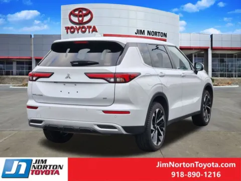 More photos of 2024 Mitsubishi Outlander SE at Jim Norton Toyota, OK