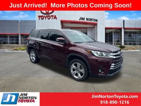 Red 2019 Toyota Highlander Limited for sale in Tulsa, OK