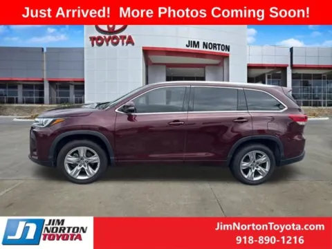 More photos of 2019 Toyota Highlander Limited at Jim Norton Toyota, OK
