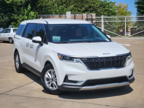 White 2023 Kia Carnival LX for sale in Tulsa, OK