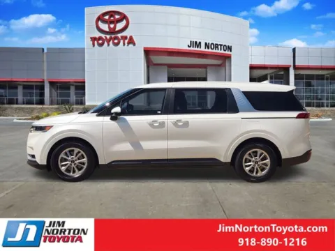 More photos of 2023 Kia Carnival LX at Jim Norton Toyota, OK