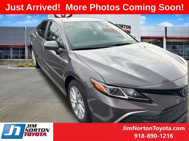 Gray 2023 Toyota Camry LE for sale in Tulsa, OK