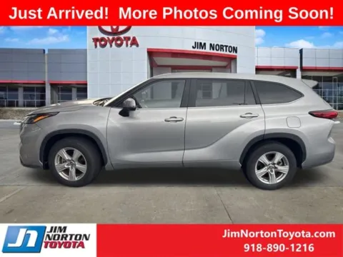 Another view of 2023 Toyota Highlander LE for sale in Tulsa, OK at Jim Norton Toyota