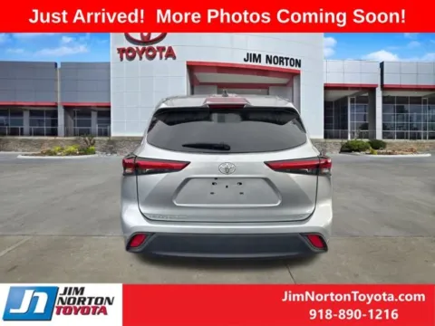 More photos of 2023 Toyota Highlander LE at Jim Norton Toyota, OK