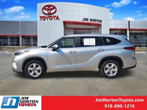 More photos of 2023 Toyota Highlander LE at Jim Norton Toyota, OK