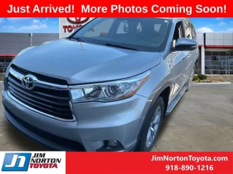 Photos of 2015 Toyota Highlander XLE V6 for sale in Tulsa, OK at Jim Norton Toyota