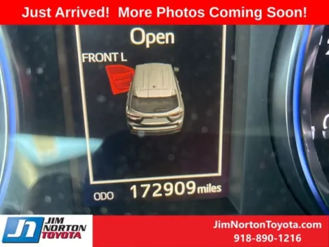 More photos of 2015 Toyota Highlander XLE V6 at Jim Norton Toyota, OK