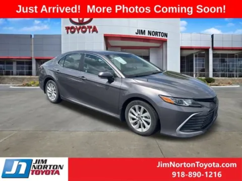 Gray 2023 Toyota Camry LE for sale in Tulsa, OK