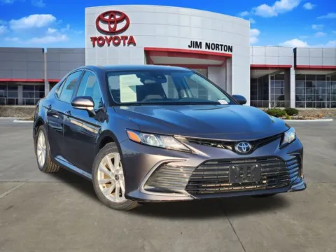 Gray 2023 Toyota Camry LE for sale in Tulsa, OK