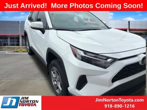 White 2023 Toyota RAV4 XLE for sale in Tulsa, OK