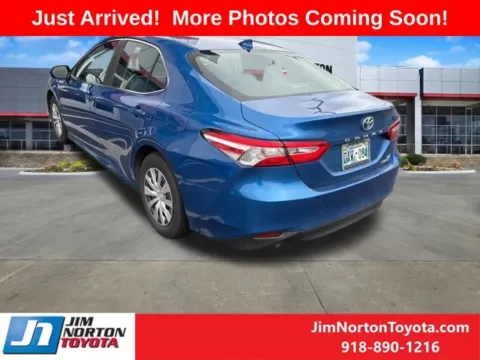 More photos of 2020 Toyota Camry Hybrid LE at Jim Norton Toyota, OK