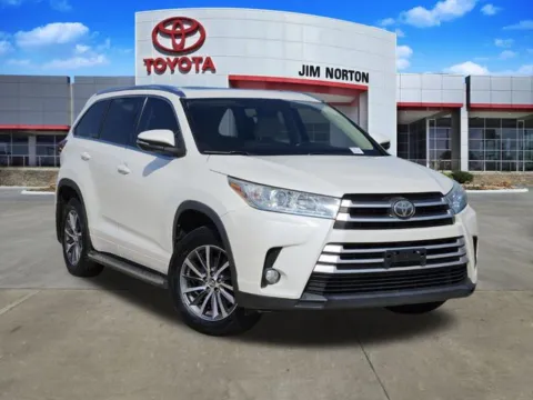 White 2017 Toyota Highlander XLE for sale in Tulsa, OK