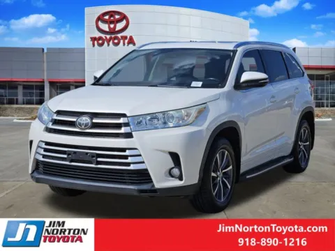 Another view of 2017 Toyota Highlander XLE for sale in Tulsa, OK at Jim Norton Toyota