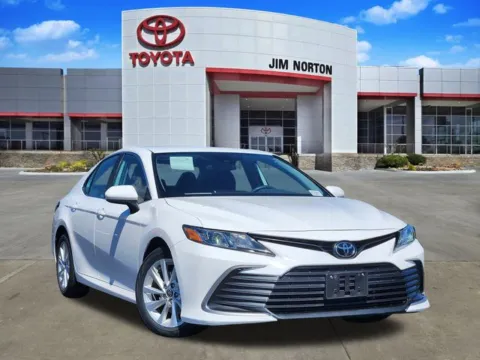 White 2024 Toyota Camry LE for sale in Tulsa, OK