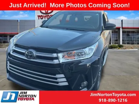 Photos of 2017 Toyota Highlander LE Plus for sale in Tulsa, OK at Jim Norton Toyota