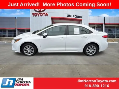 More photos of 2022 Toyota Corolla LE at Jim Norton Toyota, OK