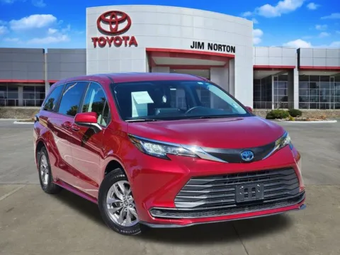 Red 2022 Toyota Sienna LE for sale in Tulsa, OK