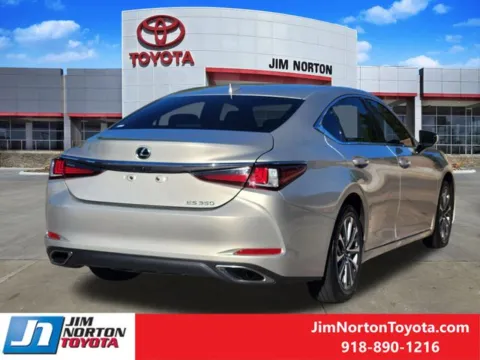 More photos of 2022 Lexus ES 350 at Jim Norton Toyota, OK