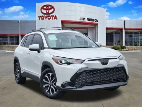 White 2024 Toyota Corolla Cross Hybrid SE for sale in Tulsa, OK