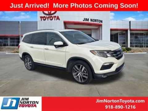 White 2017 Honda Pilot Touring for sale in Tulsa, OK