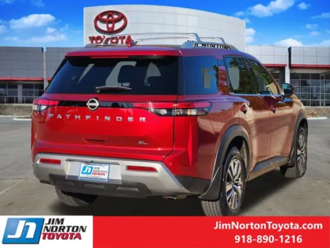 More photos of 2023 Nissan Pathfinder SL at Jim Norton Toyota, OK