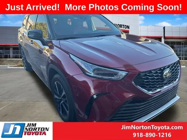 Red 2021 Toyota Highlander XSE for sale in Tulsa, OK