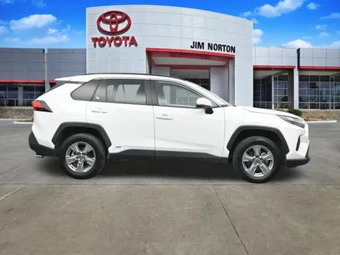 White 2022 Toyota RAV4 Hybrid XLE for sale in Tulsa, OK