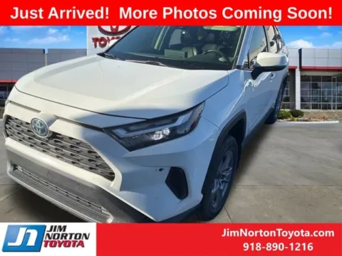 White 2022 Toyota RAV4 Hybrid XLE for sale in Tulsa, OK