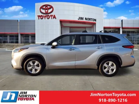 More photos of 2023 Toyota Highlander LE at Jim Norton Toyota, OK