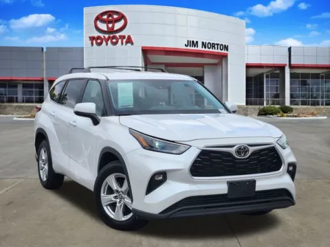 White 2023 Toyota Highlander LE for sale in Tulsa, OK