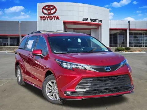Red 2025 Toyota Sienna XLE for sale in Tulsa, OK