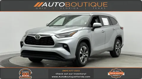 Silver 2021 Toyota Highlander XLE for sale in Jacksonville, FL