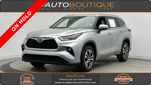 Silver 2021 Toyota Highlander XLE for sale in Jacksonville, FL