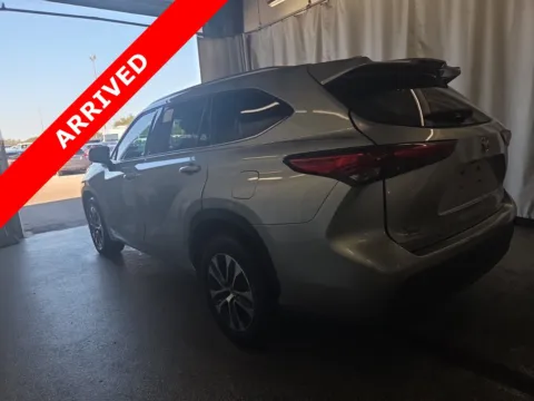 Another view of 2021 Toyota Highlander XLE for sale in Jacksonville, FL at Auto Boutique Florida