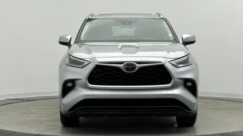 Photos of 2021 Toyota Highlander XLE for sale in Jacksonville, FL at Auto Boutique Florida