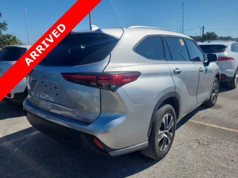 More photos of 2021 Toyota Highlander XLE at Auto Boutique Florida, FL