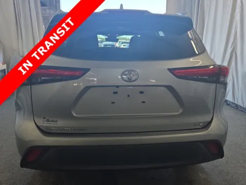 More photos of 2021 Toyota Highlander XLE at Auto Boutique Florida, FL
