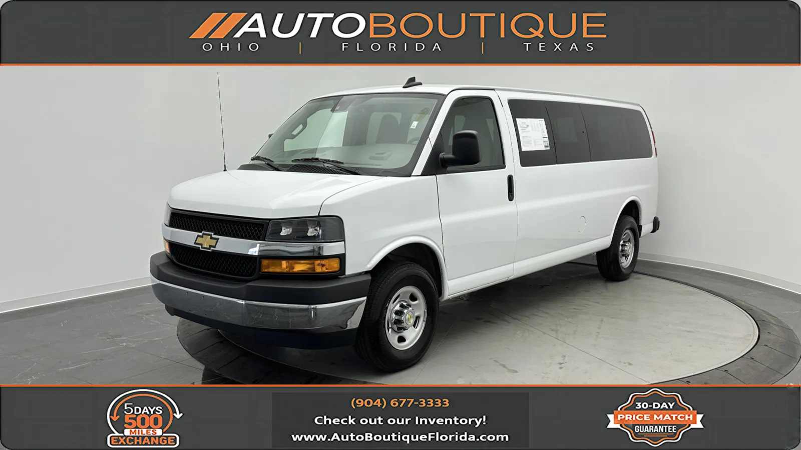2024 Chevrolet Express Passenger LT's photo