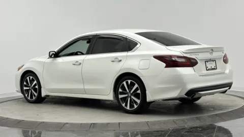 More photos of 2017 Nissan Altima 2.5 SR at Auto Boutique Florida, FL