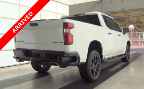 More photos of 2022 Chevrolet Silverado 1500 Custom Trail Boss at Auto Boutique Florida, FL