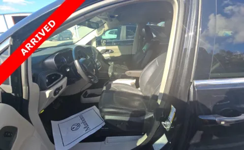 More photos of 2022 Chrysler Pacifica Hybrid Touring L at Auto Boutique Florida, FL