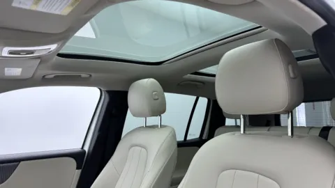 More photos of 2021 Mercedes-Benz GLB 250 at Auto Boutique Florida, FL