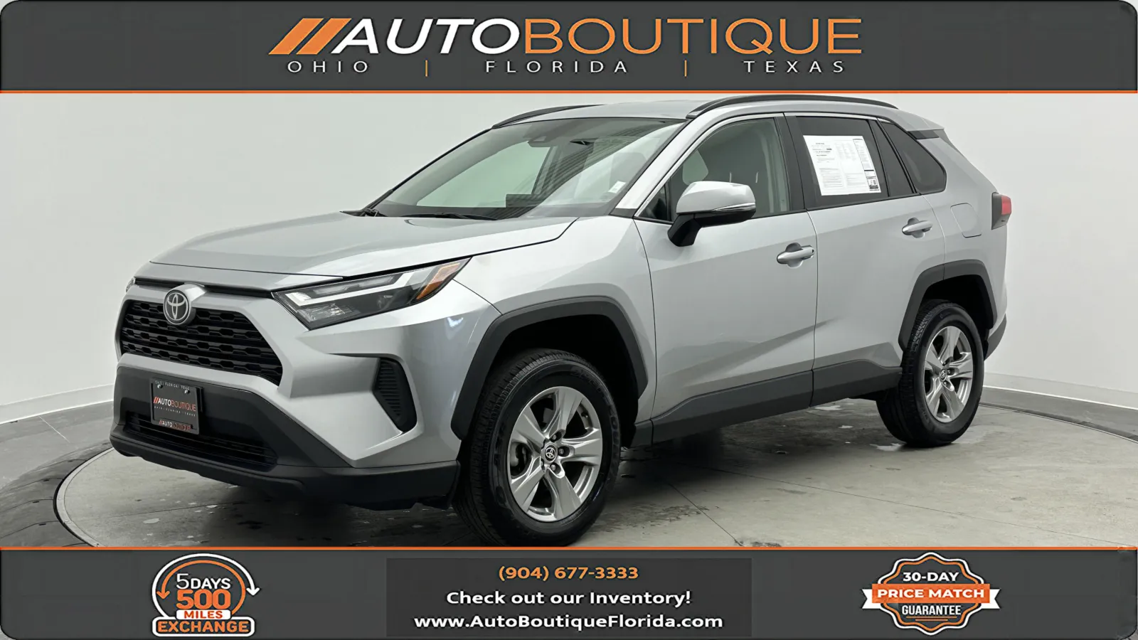 2024 Toyota RAV4 XLE's photo