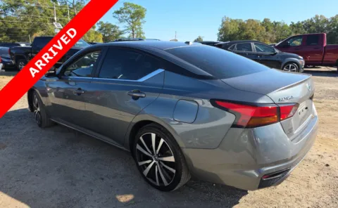 More photos of 2021 Nissan Altima 2.5 SR at Auto Boutique Florida, FL