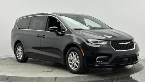 Another view of 2025 Chrysler Pacifica Select for sale in Jacksonville, FL at Auto Boutique Florida