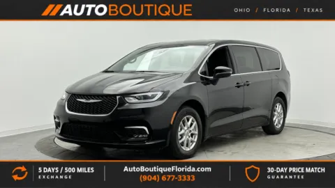 Black 2025 Chrysler Pacifica Select for sale in Jacksonville, FL