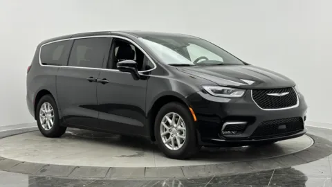 Another view of 2026 Chrysler Pacifica Select for sale in Jacksonville, FL at Auto Boutique Florida